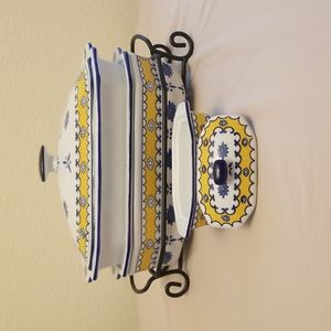 Multi-Service Bakeware Set with a Baby Butter Boat
